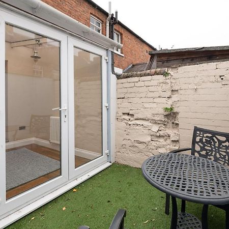 Вилла Besford Square, Shrewsbury Town Экстерьер фото